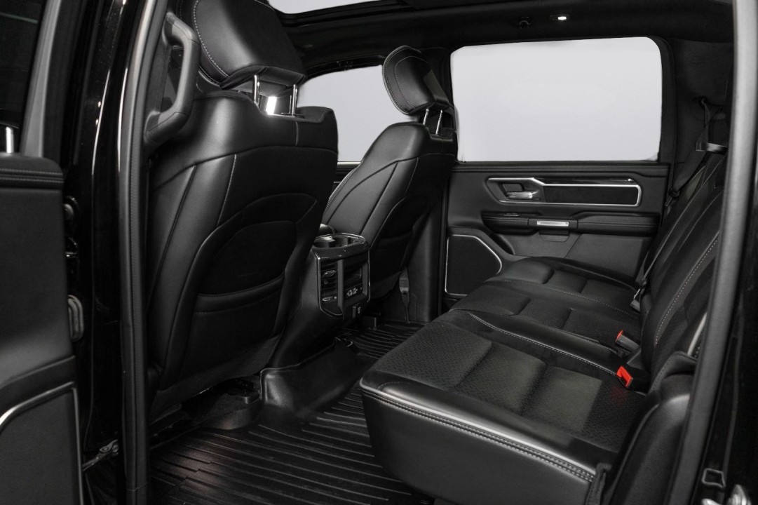Dodge RAM 1500 Laramie - foto 20