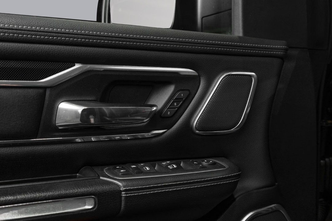 Dodge RAM 1500 Laramie - foto 21