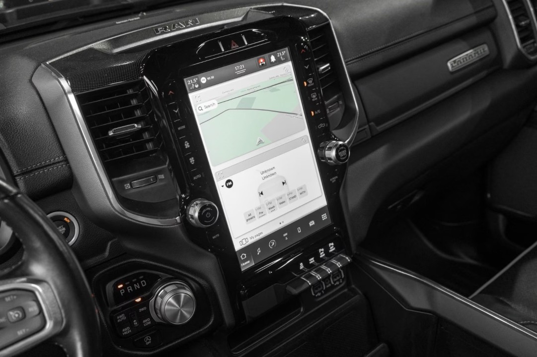 Dodge RAM 1500 Laramie - foto 17