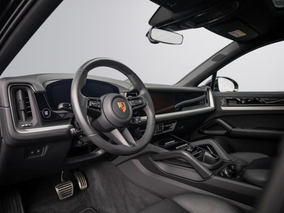 PORSCHE Cayenne Coupe 2025 — imagine 18