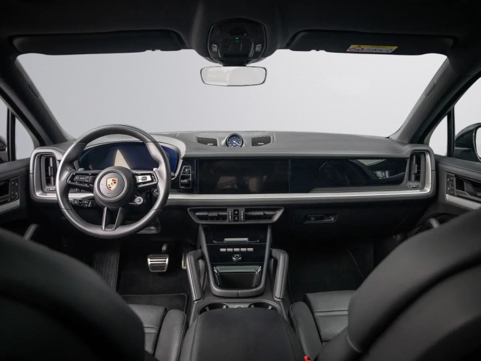 PORSCHE Cayenne Coupe 2025 — imagine 17