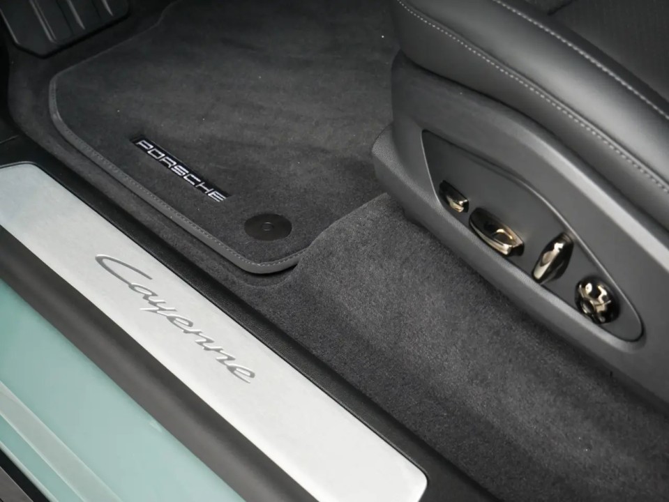 Porsche Cayenne - foto 22