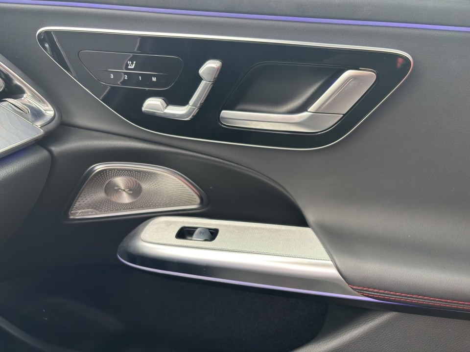 Mercedes-AMG E 53 4MATIC HYBRID - foto 11