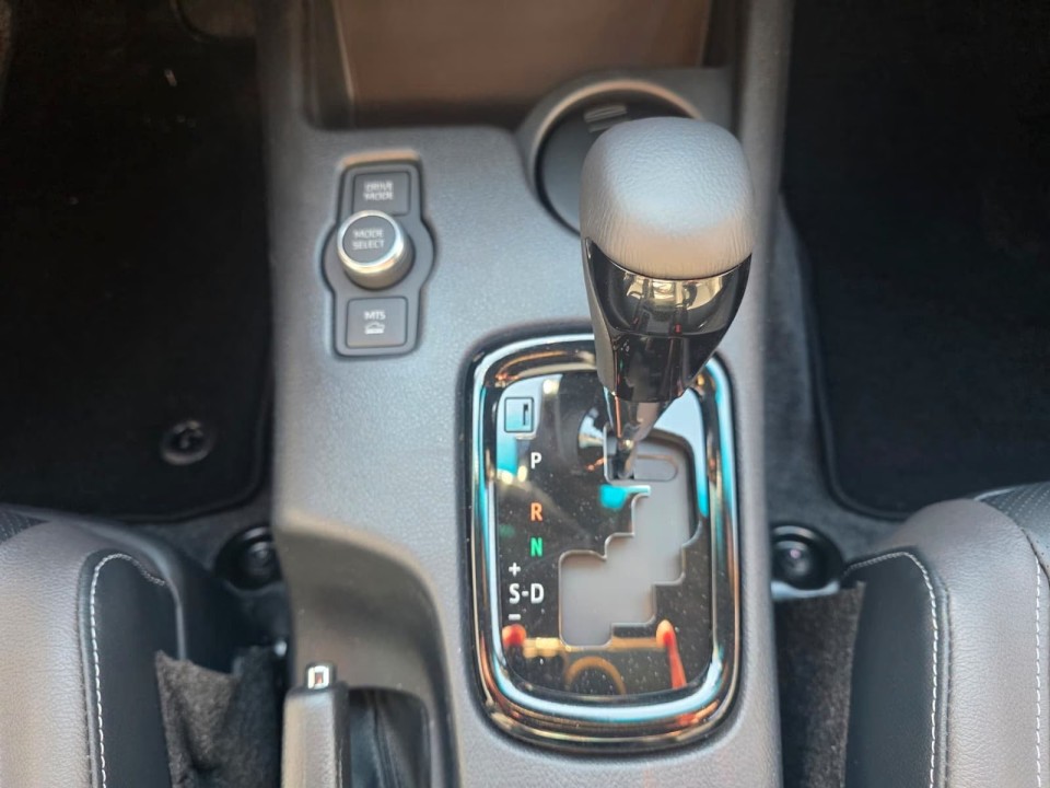 Toyota Hilux Invincible - foto 12