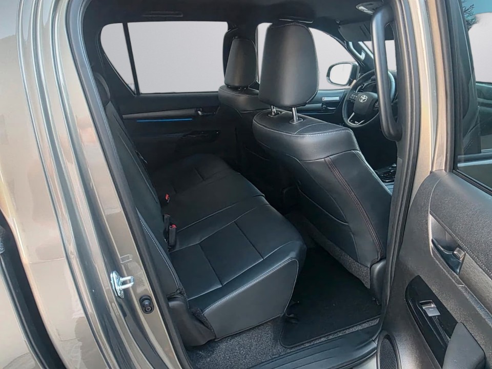 Toyota Hilux Invincible - foto 15