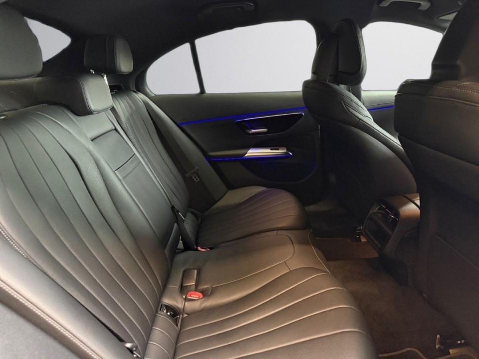 Mercedes-Benz E 300e Avantgarde - foto 16