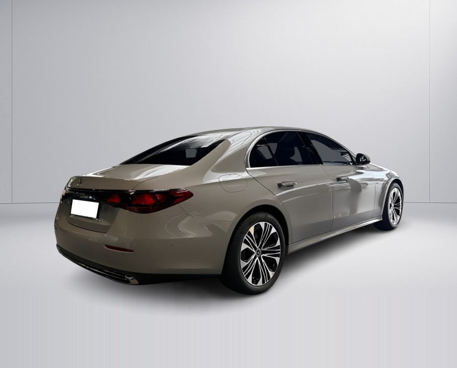 MERCEDES-BENZ E-Class 2024 — imagine 2