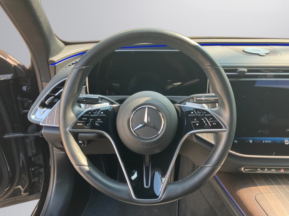Mercedes-Benz E 300e Exclusive - foto 23