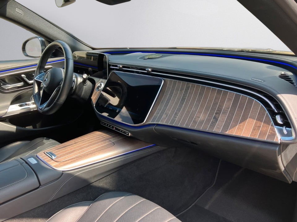 Mercedes-Benz E 300e Exclusive - foto 18