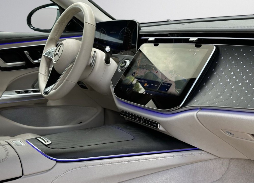 Mercedes-Benz E 300e Exclusive - foto 13