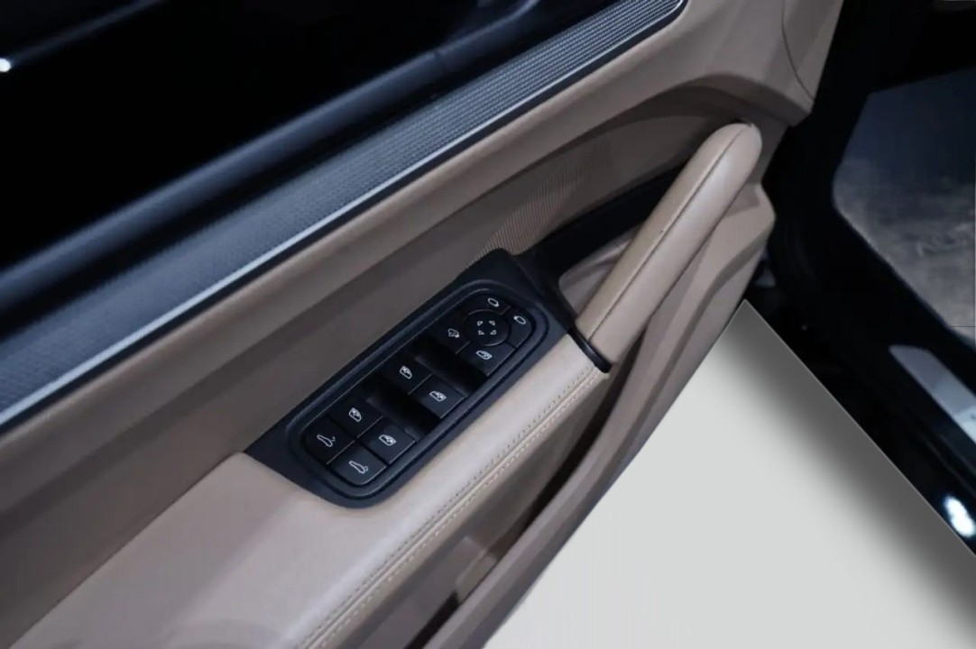Porsche Cayenne Coupe - foto 13