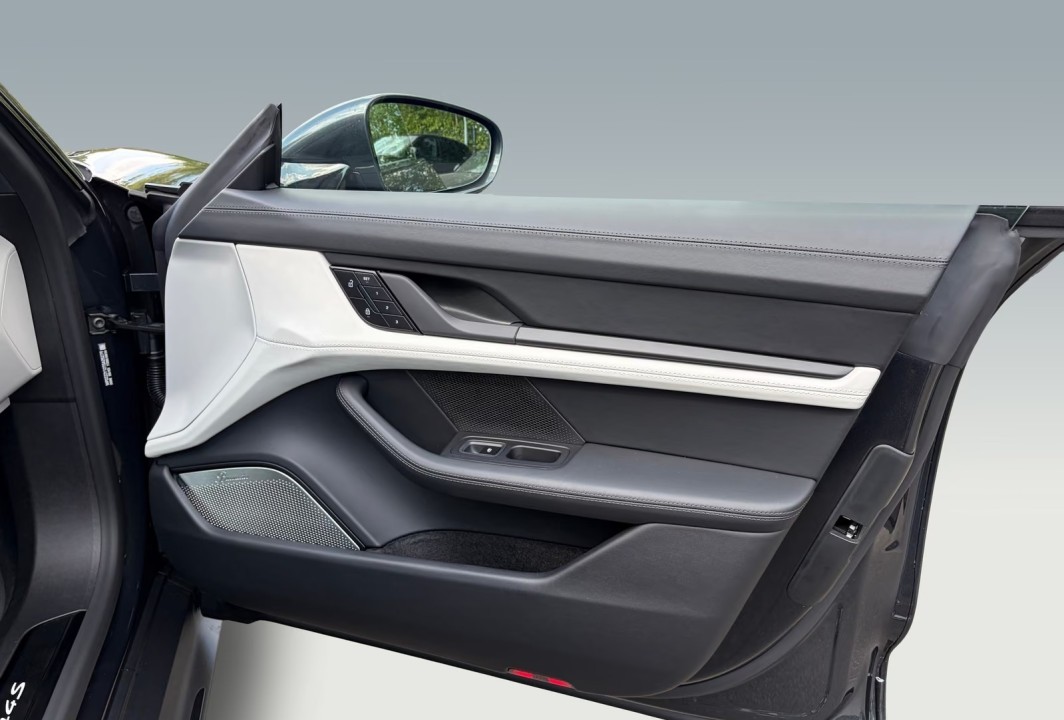 Porsche Taycan 4S Black Edition - foto 22