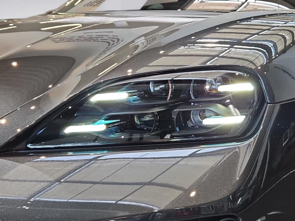 Porsche Taycan Black Edition - foto 23