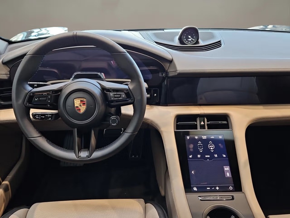 Porsche Taycan Black Edition - foto 12