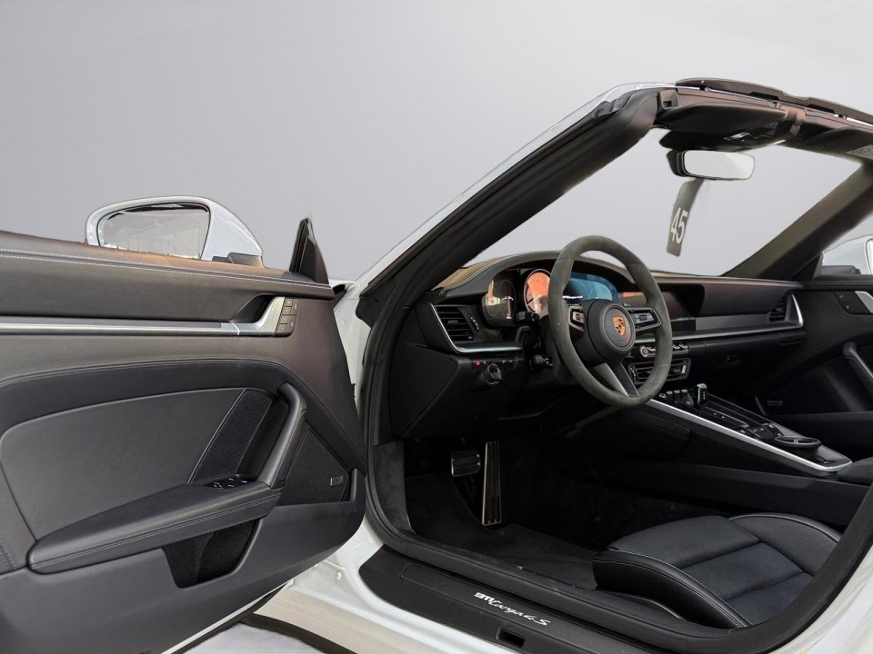 PORSCHE 911 2021 — imagine 17