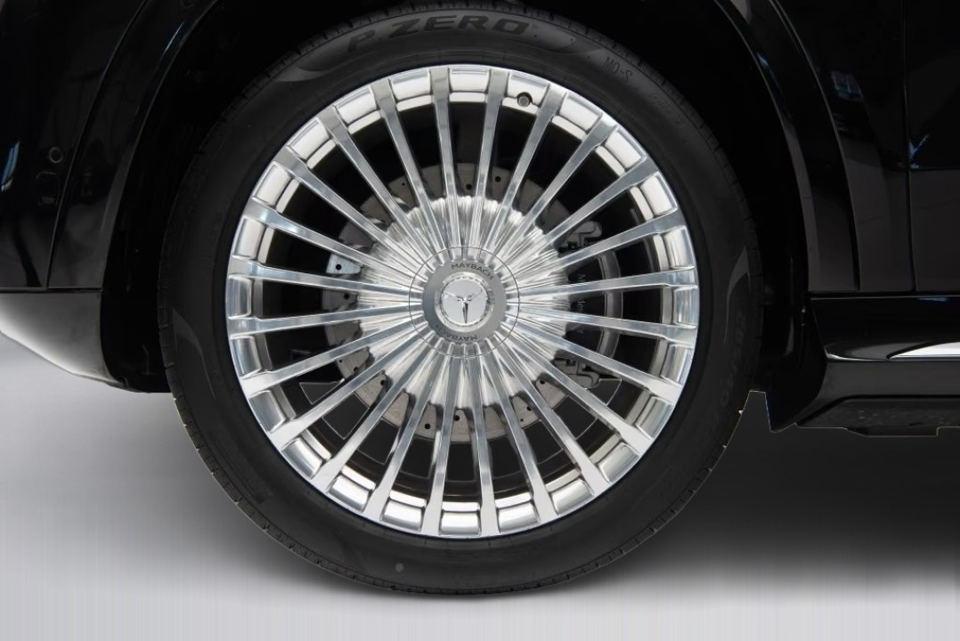 Mercedes-Maybach GLS 600 - foto 30