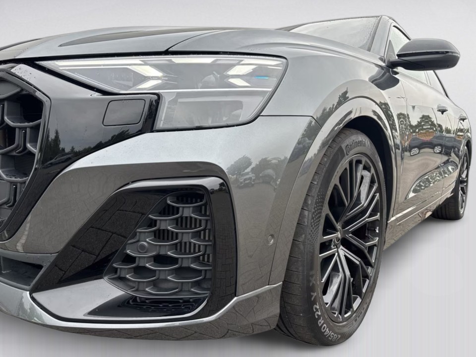 Audi Q8 SUV 55 TFSI quattro - foto 12