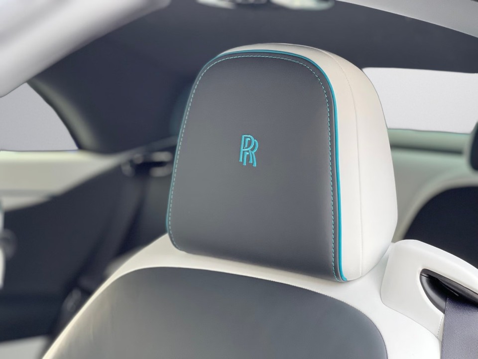 Rolls-Royce Spectre Black Badge - foto 10