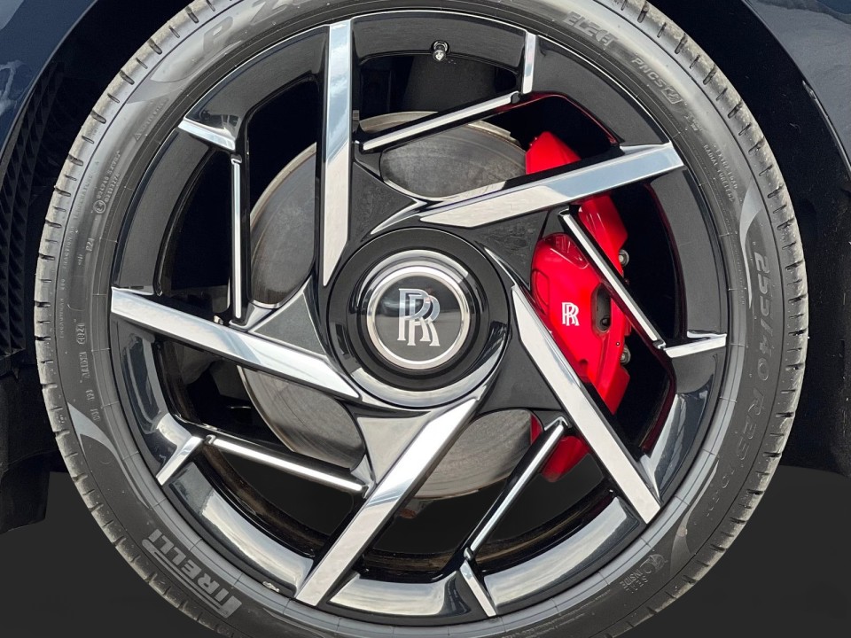 Rolls-Royce Spectre Black Badge - foto 15