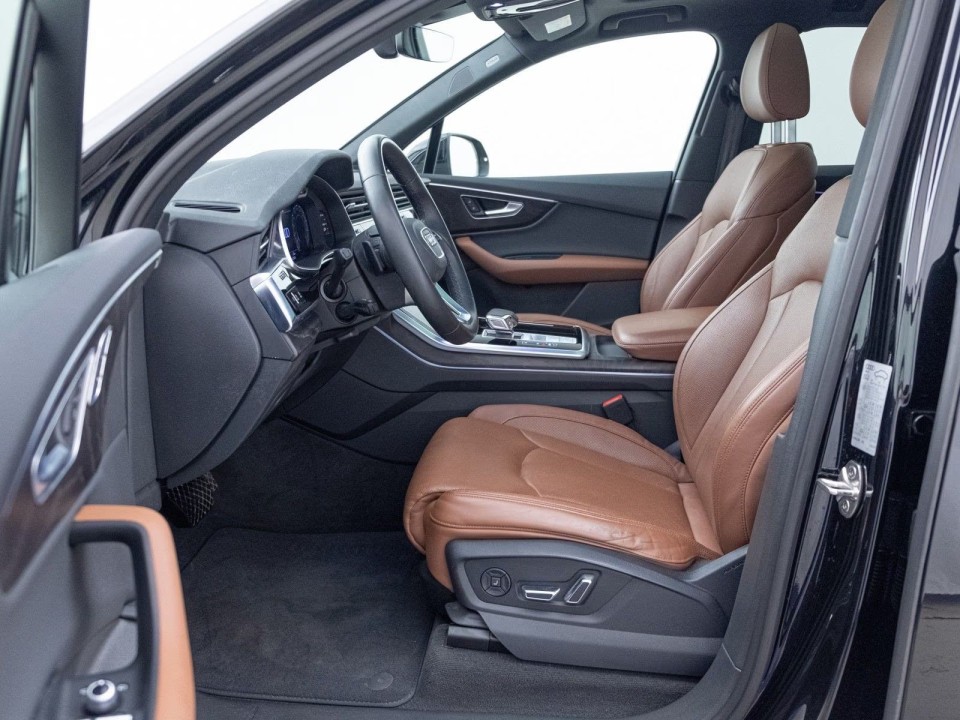 Audi Q7 45TDI - foto 11