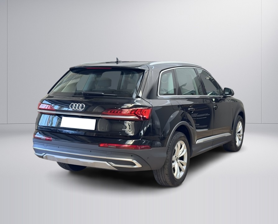AUDI Q7 2021 — imagine 3