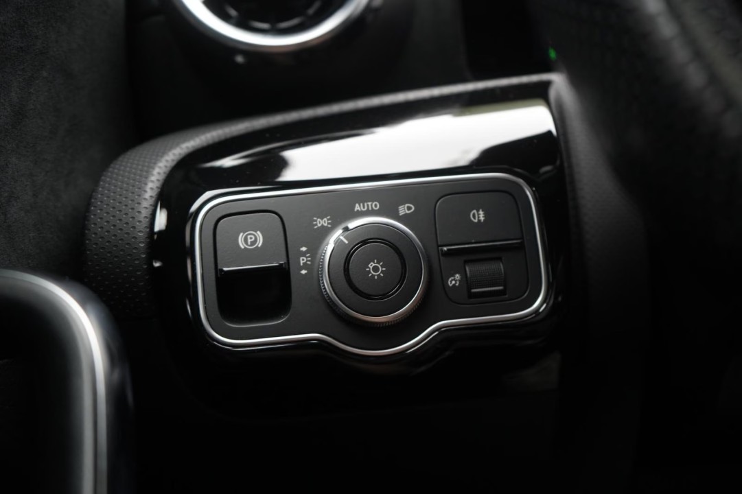 Mercedes-Benz CLA 35 AMG 4MATIC - foto 27