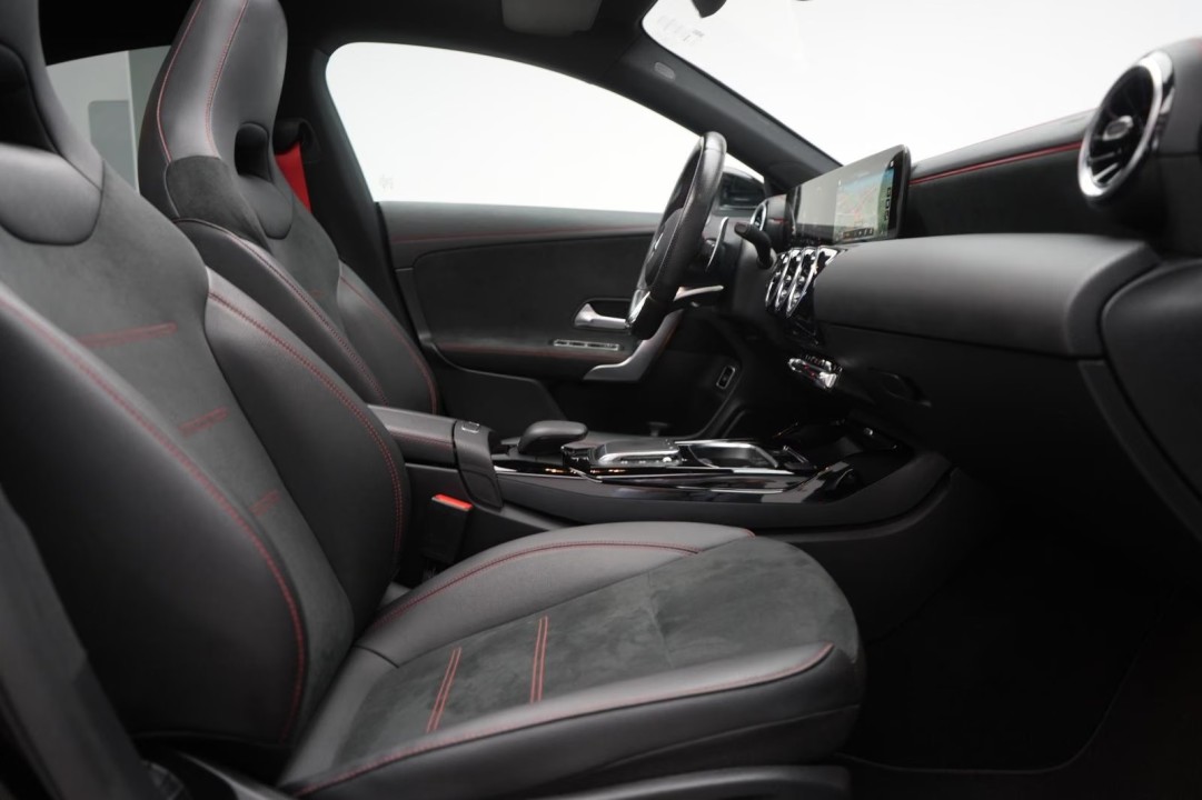 Mercedes-Benz CLA 35 AMG 4MATIC - foto 13