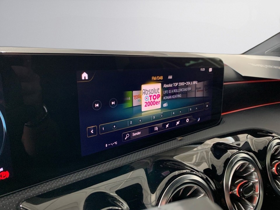 MERCEDES-BENZ CLA 2023 — imagine 17