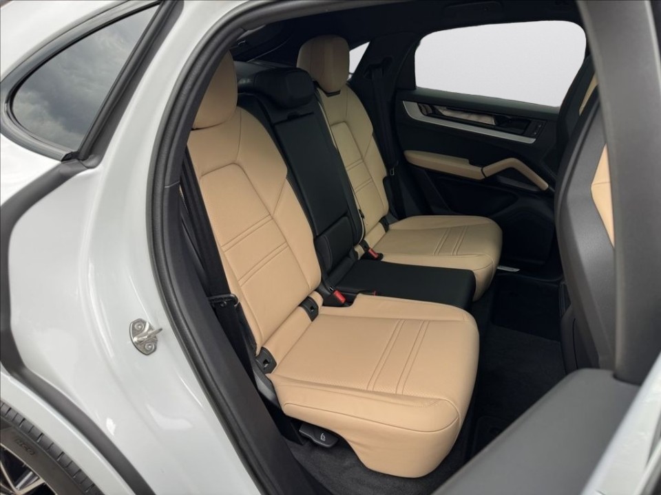 PORSCHE Cayenne Coupe 2025 — imagine 20