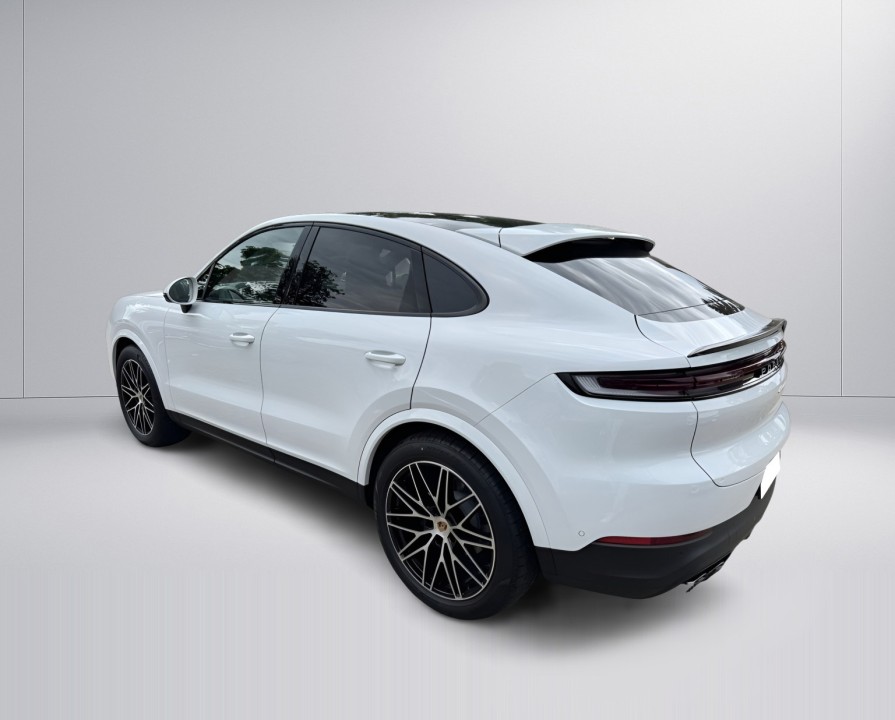 PORSCHE Cayenne Coupe 2025 — imagine 16