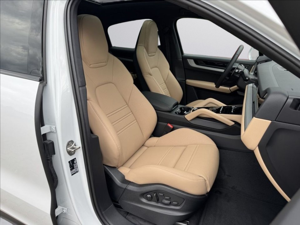 Porsche Cayenne Coupe - foto 12