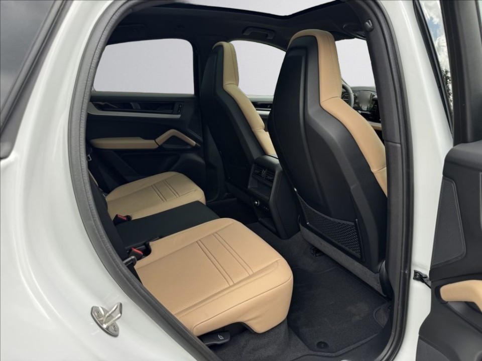 Porsche Cayenne Coupe - foto 11