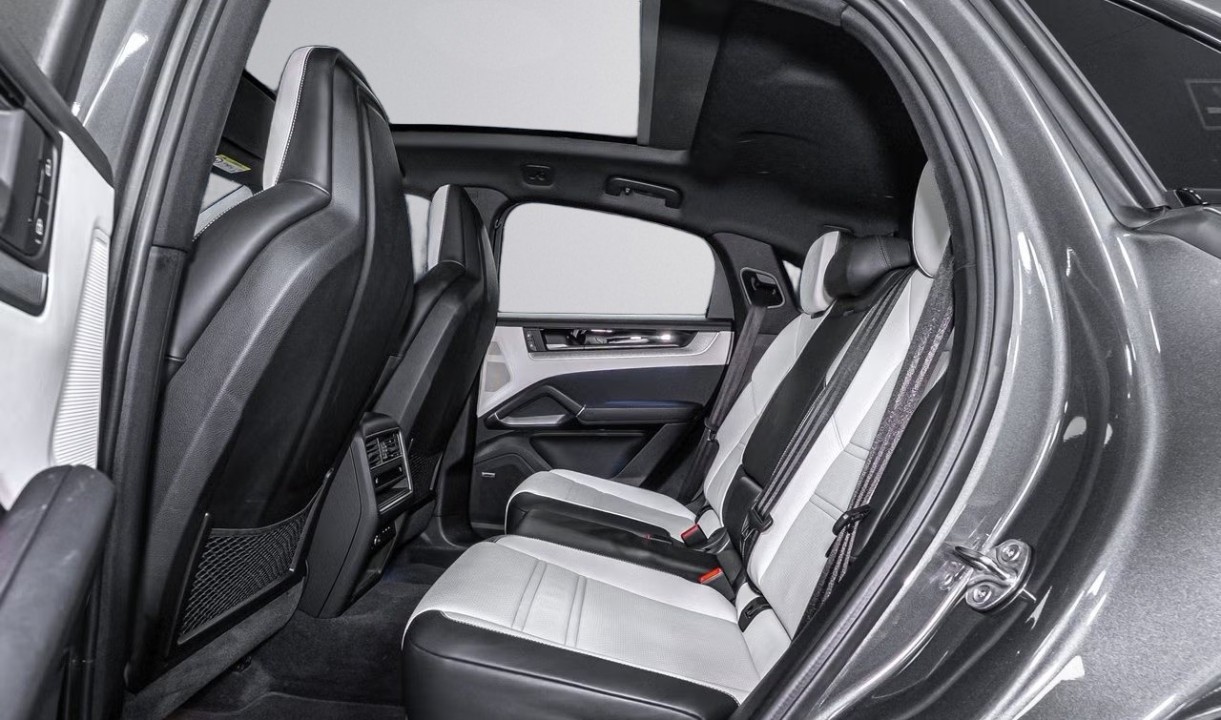 PORSCHE Cayenne 2024 — imagine 19