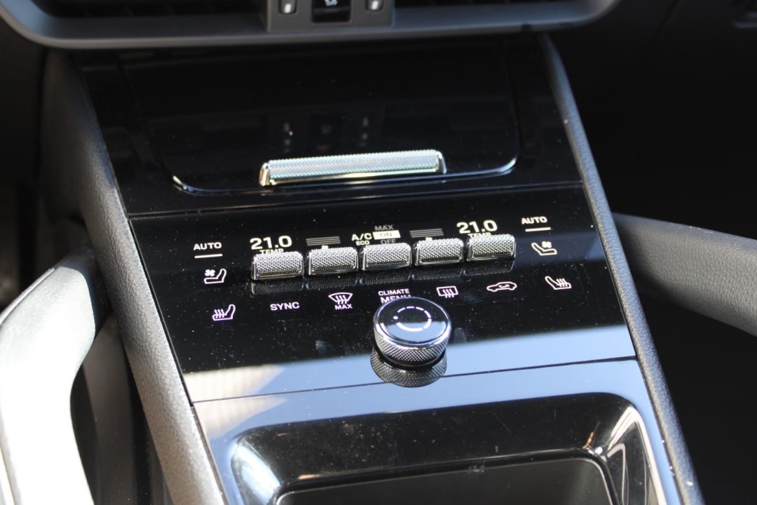 Porsche Cayenne Coupe - foto 14