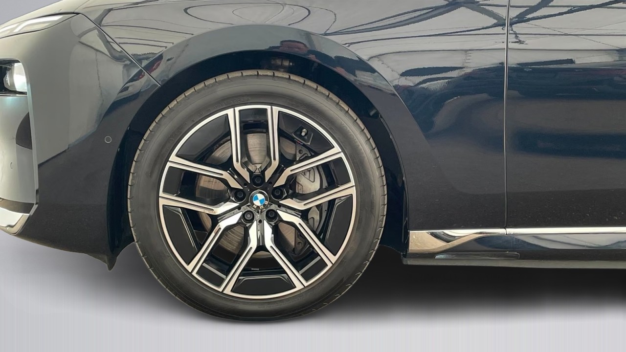 BMW i7 eDrive50 - foto 13
