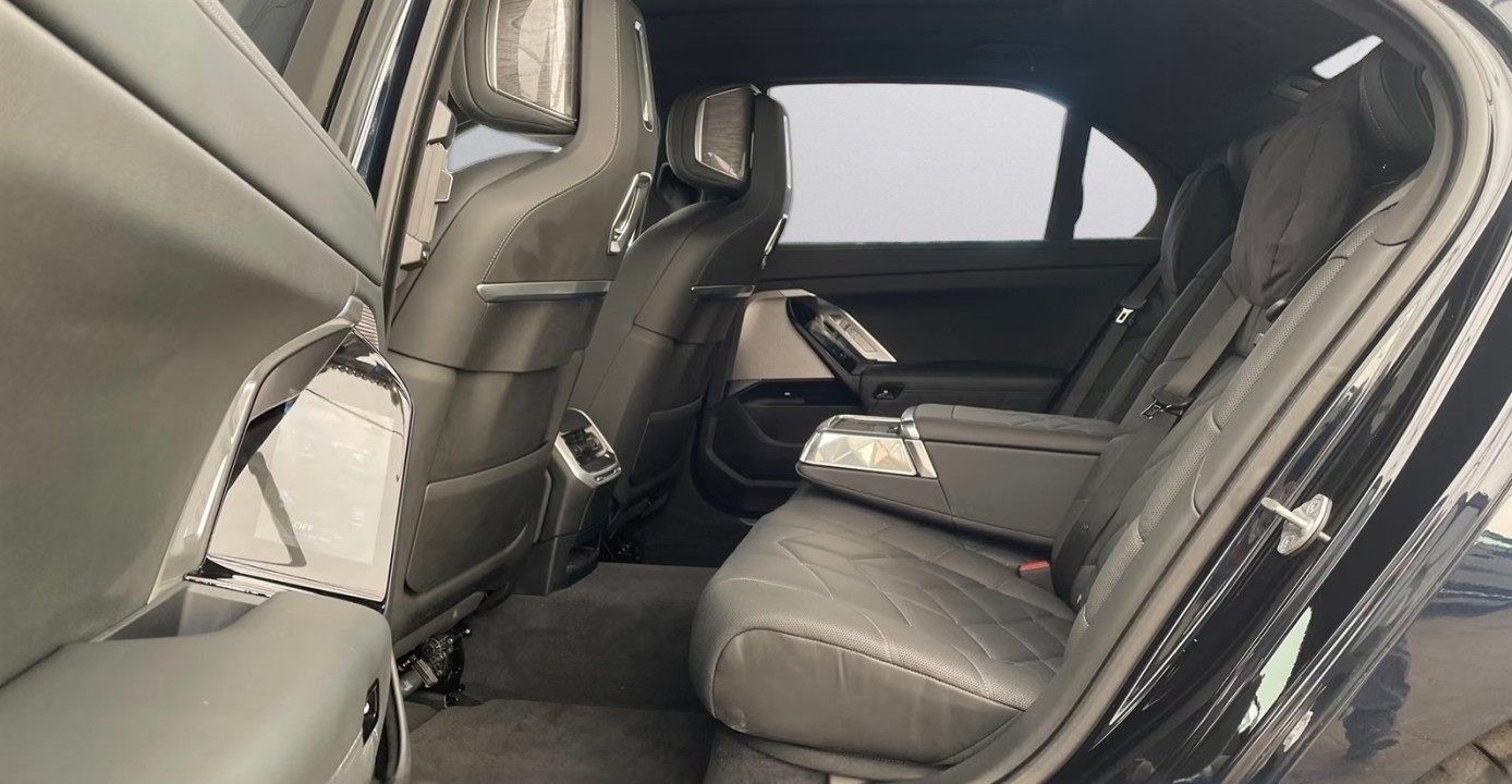 BMW i7 eDrive50 - foto 9