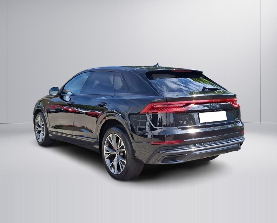 AUDI Q8 2022 — imagine 4