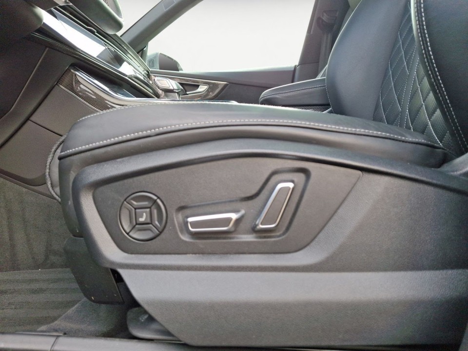 Audi Q8 55TFSI quattro tiptronic - foto 13