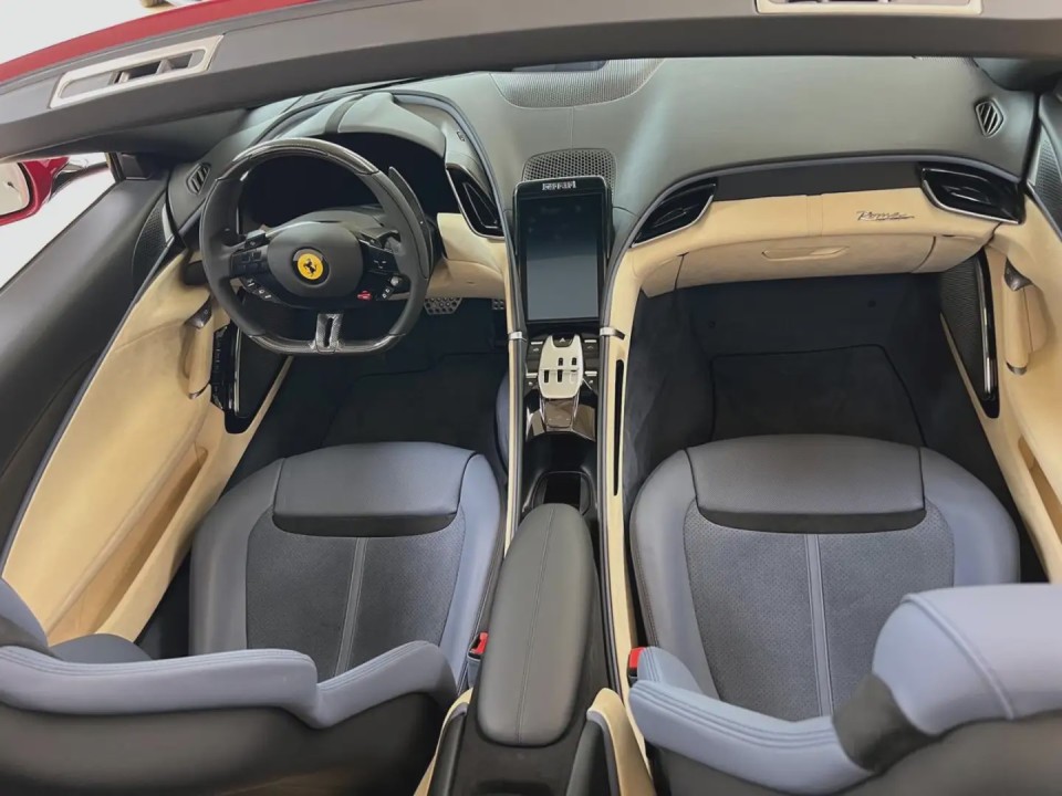 Ferrari Roma Spider - foto 12