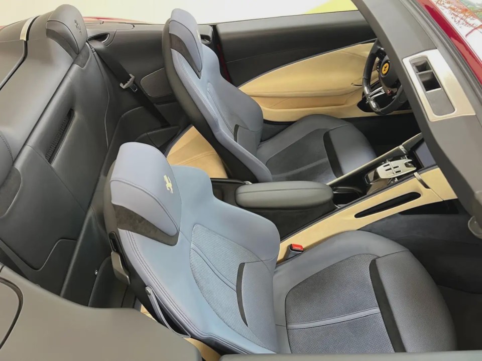 Ferrari Roma Spider - foto 11