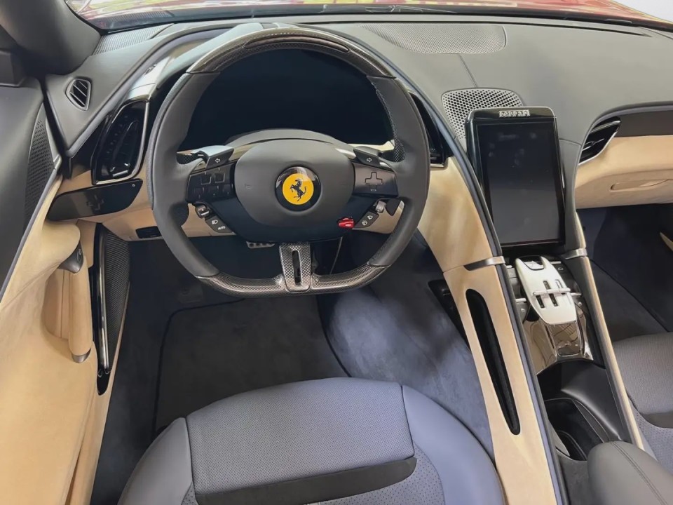 Ferrari Roma Spider - foto 14