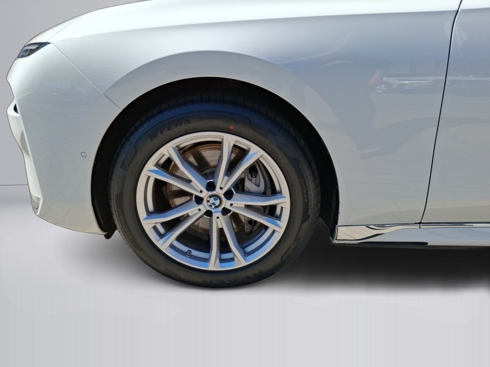 BMW i7 eDrive50 - foto 18