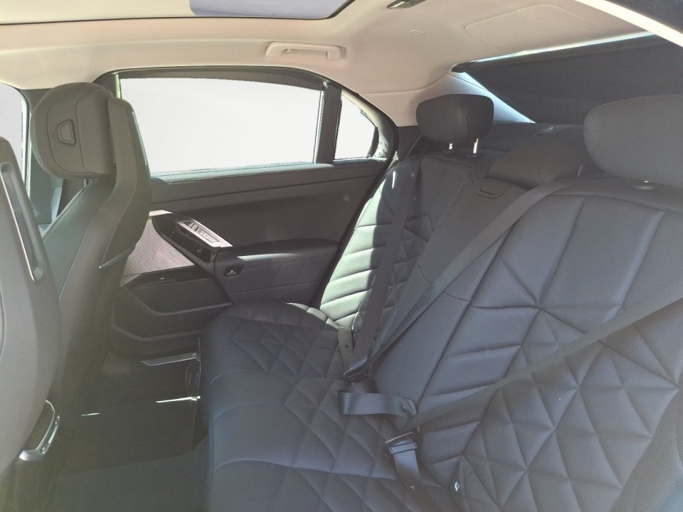 BMW i7 eDrive50 - foto 8