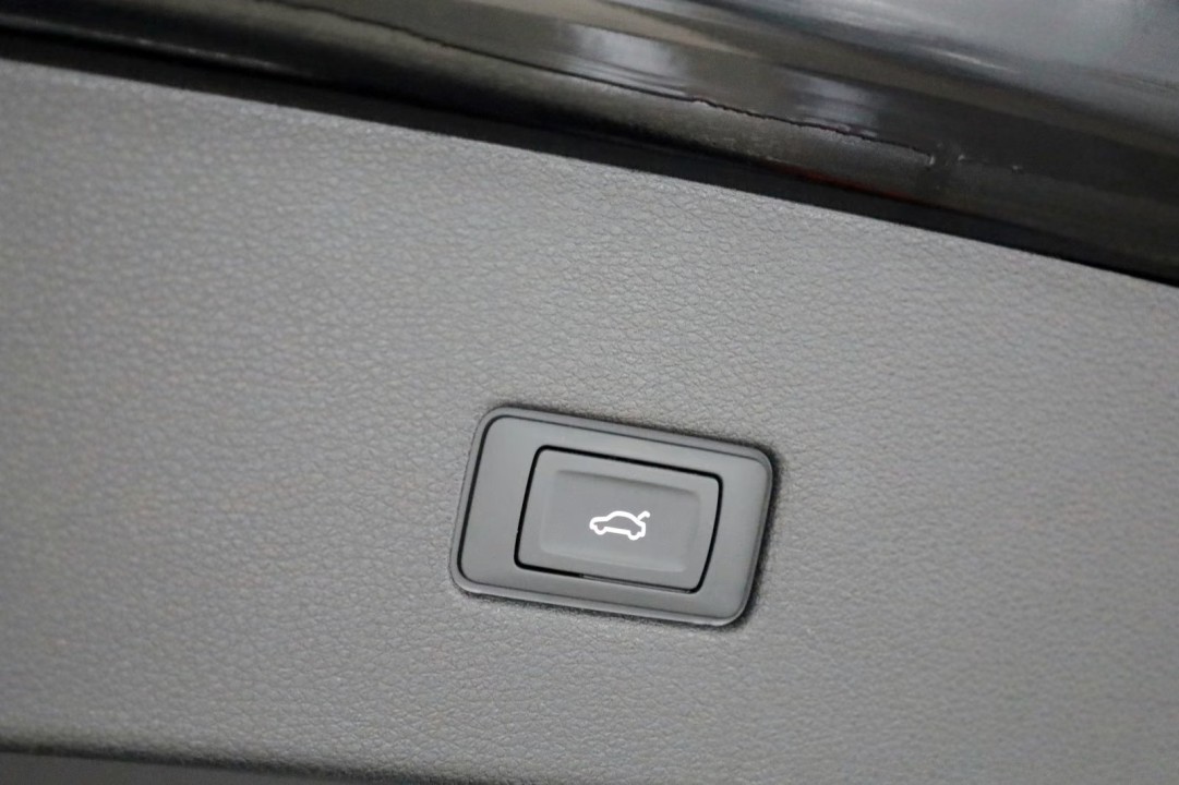 Audi Q8 55TFSI quattro tiptronic - foto 18