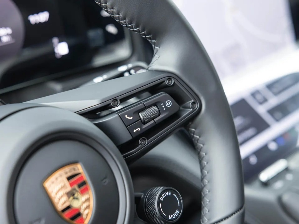 Porsche Cayenne - foto 12
