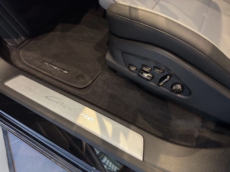 Porsche Cayenne - foto 22