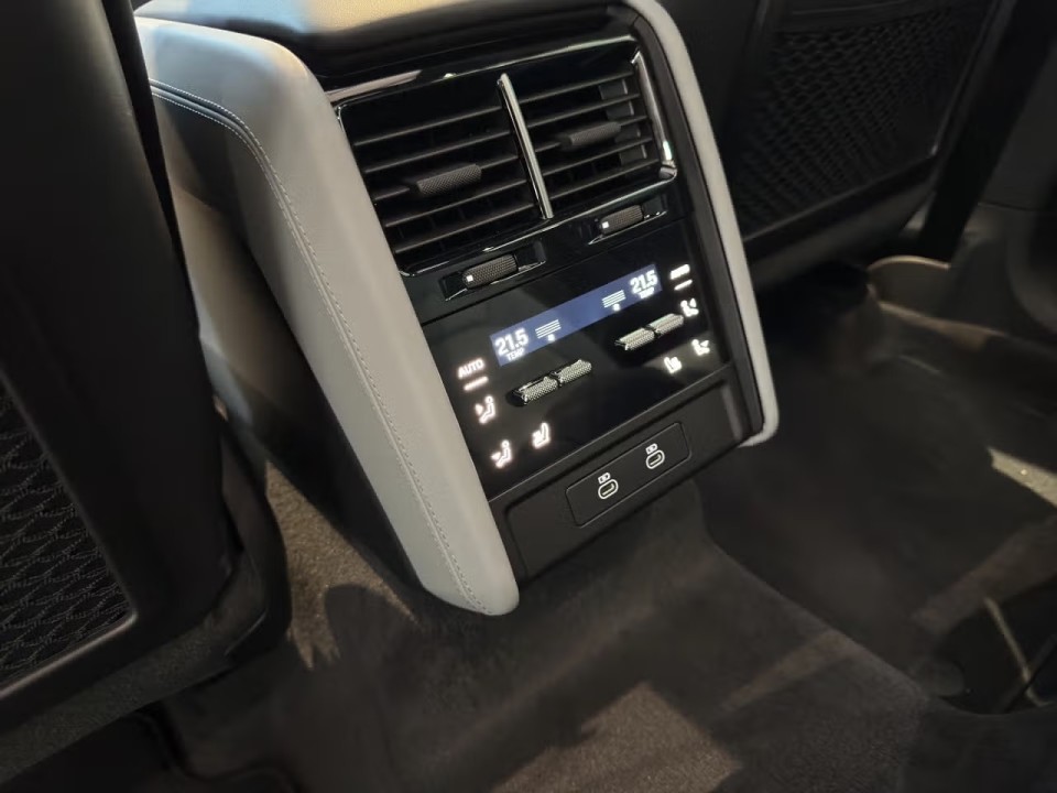 Porsche Cayenne - foto 16