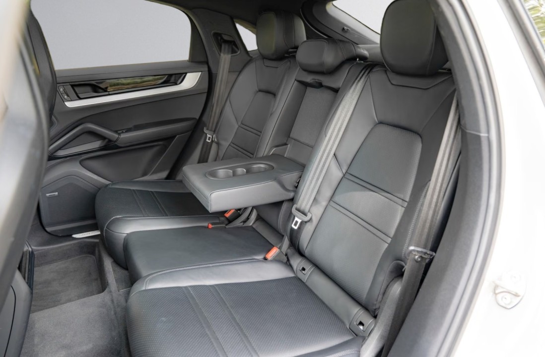 Porsche Cayenne Coupe E-Hybrid - foto 12