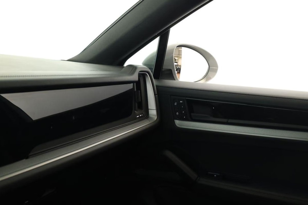 Porsche Cayenne Coupe - foto 16