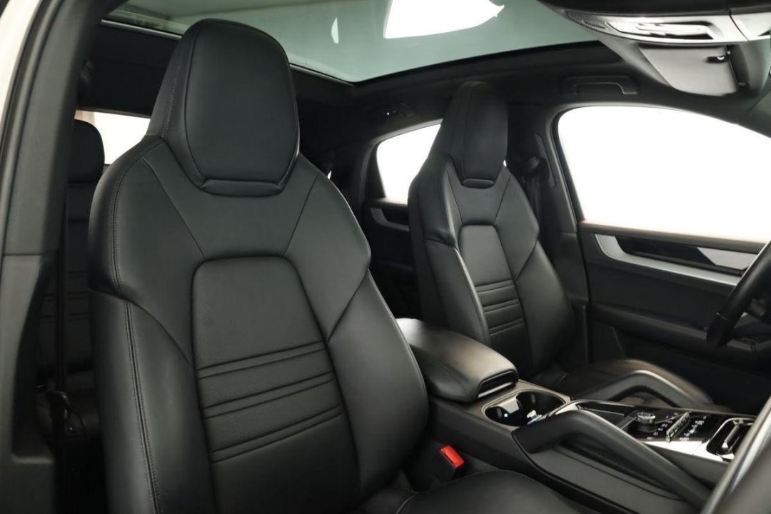 Porsche Cayenne Coupe - foto 12